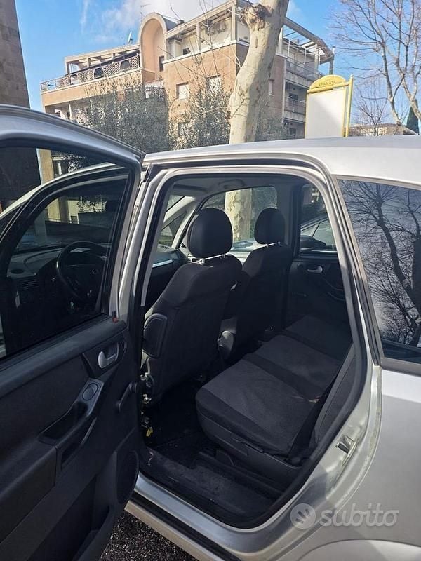 Usata Opel Meriva 101 CV (74 kW) 2009 Monovolume