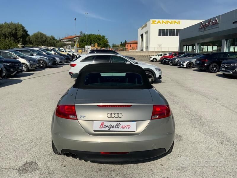 Usata Audi TT Roadster 200 CV (147 kW) 2007 Argento Cabrio