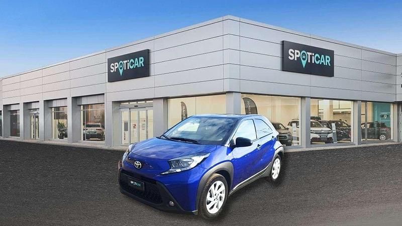 Blu/ tetto nero metallizzato Usata 2022 Toyota Aygo Trend Due volumi | 14.900 € (Molto cara) - Immagine 1/4