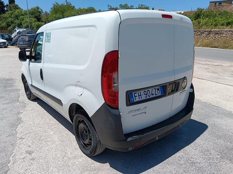 Usata Fiat Doblò 105 CV (77 kW) 2017 Bianco Monovolume
