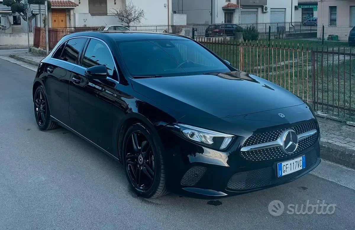 Usata Mercedes A180 136 CV (100 kW) 2021 Nero Berlina