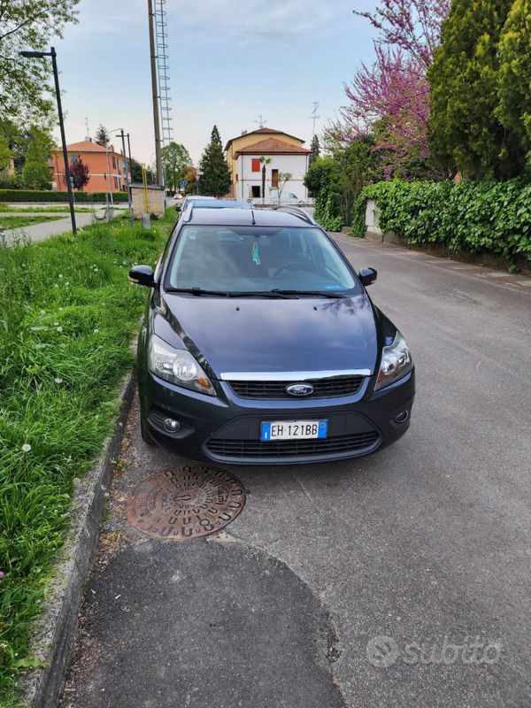 Usata Ford Focus 109 CV (80 kW) 2011 Blu Station wagon