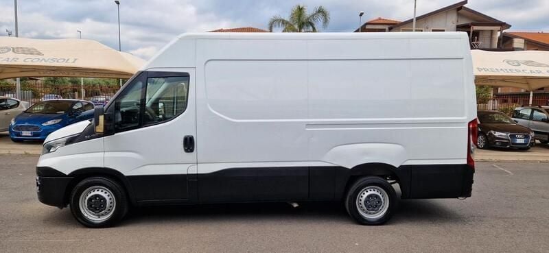 Usata Iveco Daily 145 CV (106 kW) 2016 Bianco