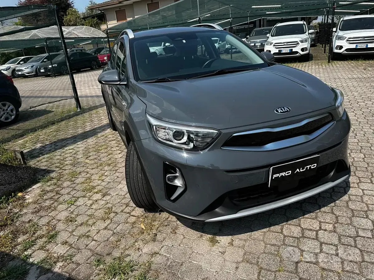 Usata Kia Stonic Style 82 CV (60 kW) 2021 Grigio SUV