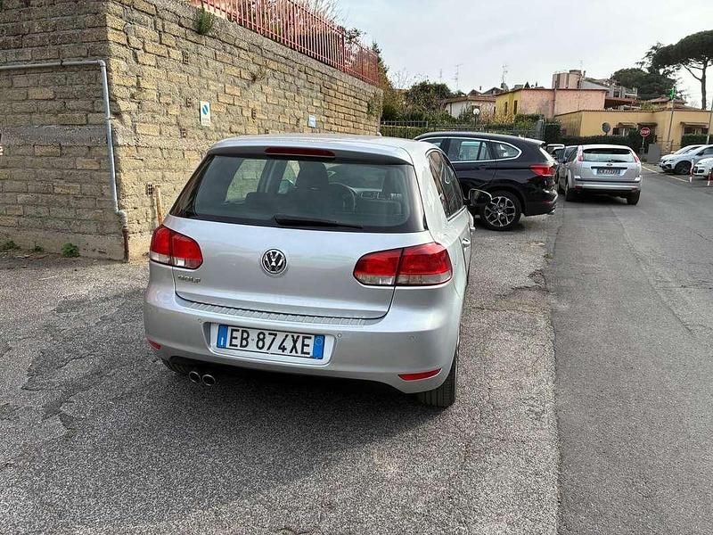 Usata VW Golf VI 110 CV (80 kW) 2010 Argento Utilitaria