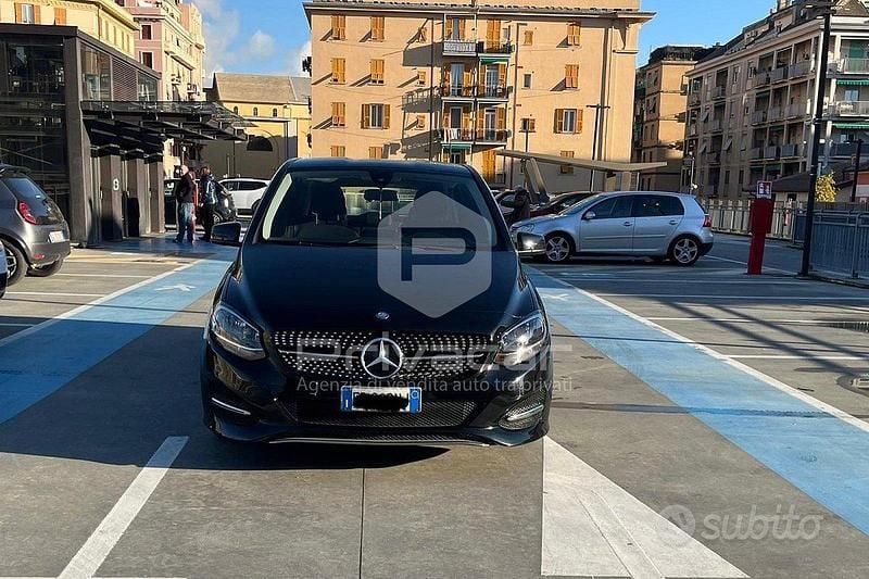 Usata Mercedes B180 Executive 109 CV (80 kW) 2015 Nero Monovolume