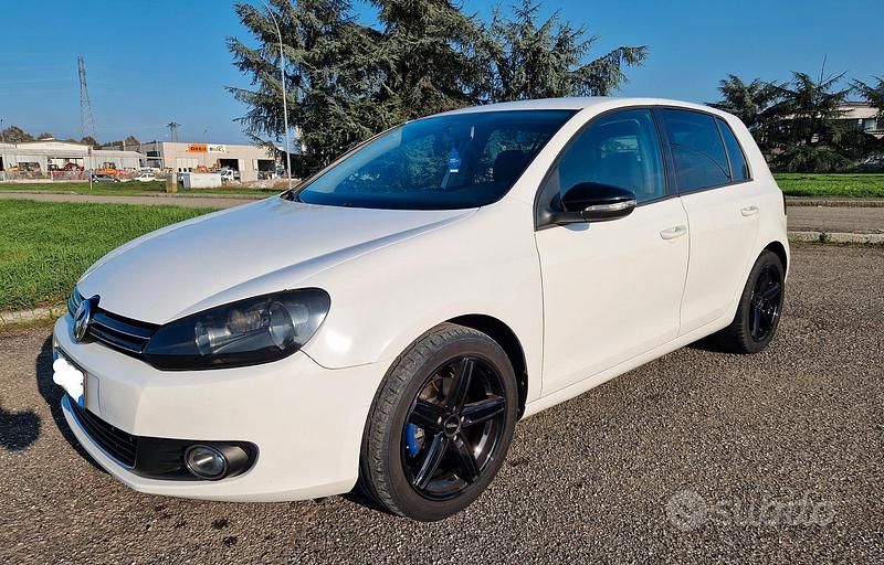 Usata VW Golf VI Comfortline 122 CV (89 kW) 2008 Bianco Utilitaria