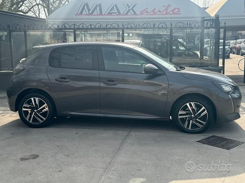 Usata Peugeot 208 GT 101 CV (74 kW) 2021 Grigio Utilitaria