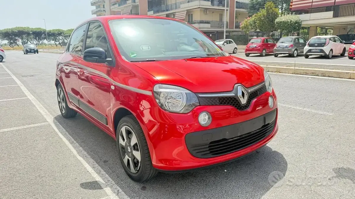 Usata Renault Twingo SE 69 CV (50 kW) 2018 Rosso Utilitaria