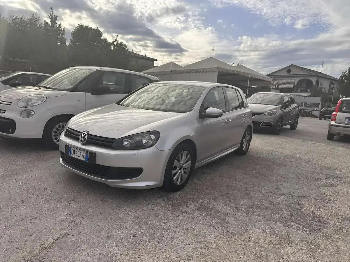 Second-hand VW Golf VII Edition 105 CP (77 kW) 2012 Argintiu Berlinǎ