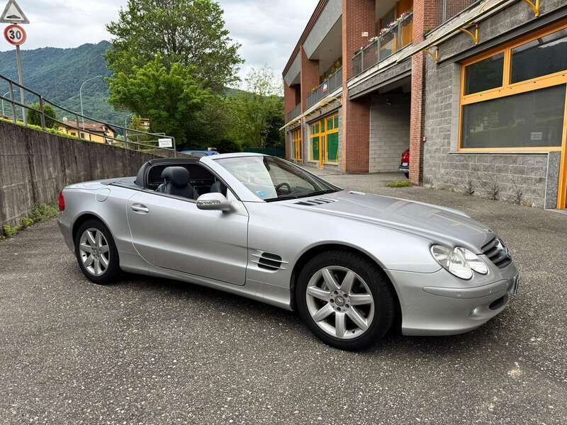 Usata Mercedes SL500 306 CV (225 kW) 2002 Argento Cabrio