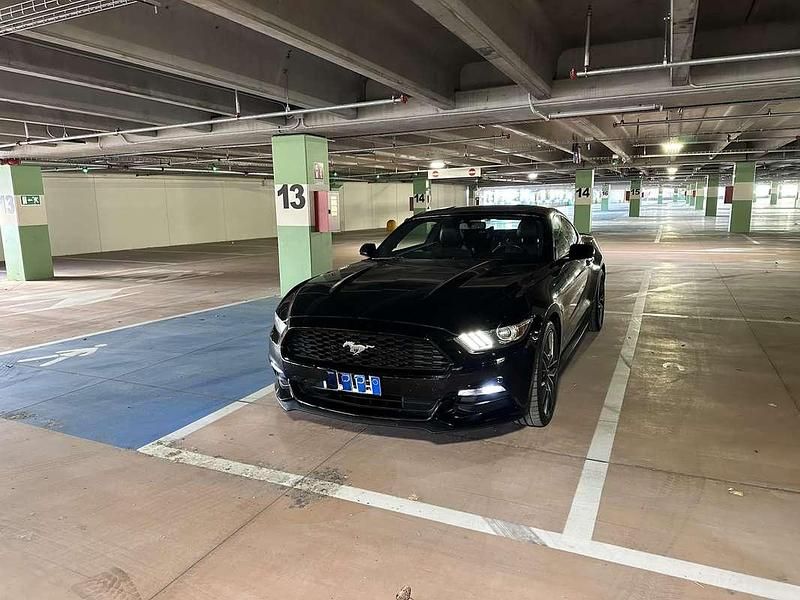 Usata Ford Mustang 305 CV (224 kW) 2016 Nero Coupé