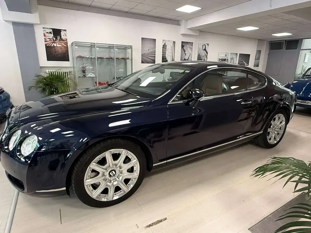 Usata Bentley Continental GT 559 CV (411 kW) 2005 Dark shappire metallizzato Coupé