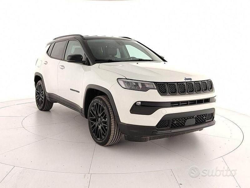 Bianco Usata 2024 Jeep Compass Night Eagle SUV | 32.900 € (Molto cara) - Immagine 1/4