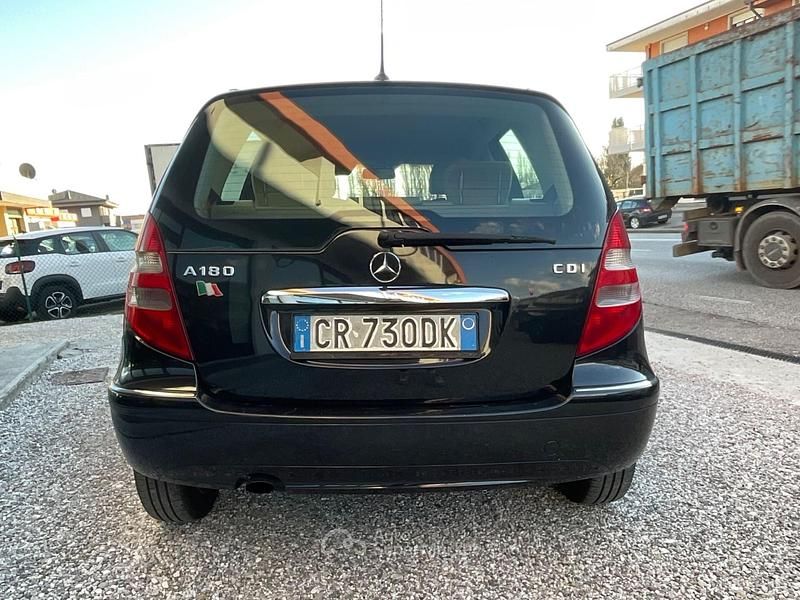 Usata Mercedes A180 Avantgarde 109 CV (80 kW) 2006 Nero Berlina