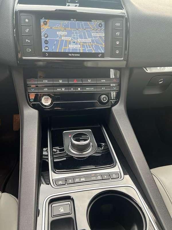 Blu/azzurro Usata 2016 Jaguar F-Pace SUV | 19.500 € (Molto cara) - Immagine 1/4
