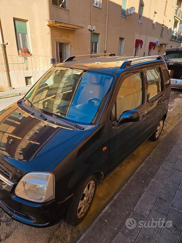 Usata Opel Agila 75 CV (55 kW) 2002 Nero Monovolume