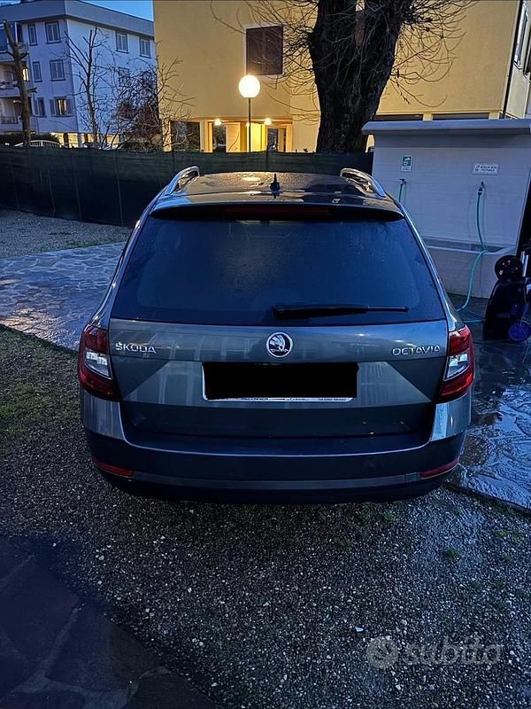 Usata Skoda Octavia 2018 Grigio Station wagon