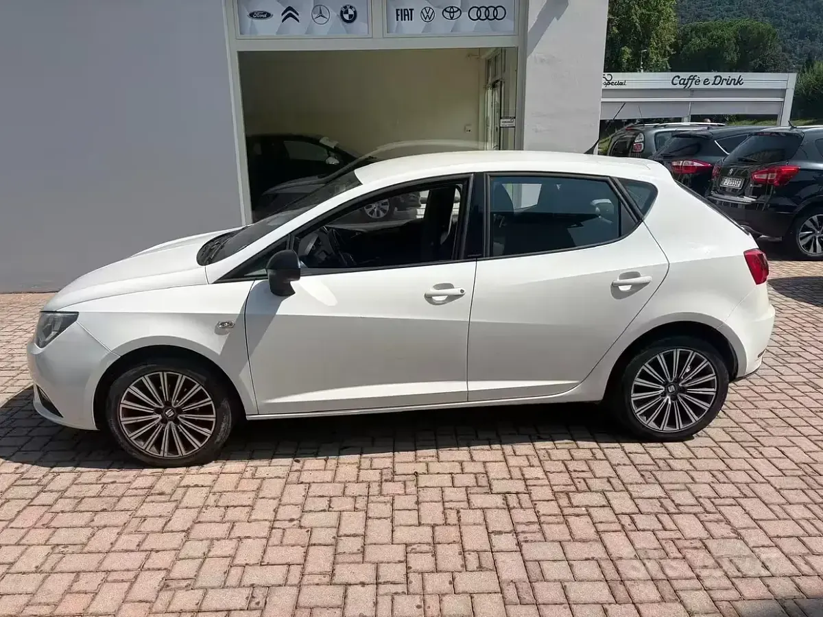 Usata Seat Ibiza CONNECT 75 CV (55 kW) 2016 Bianco Berlina