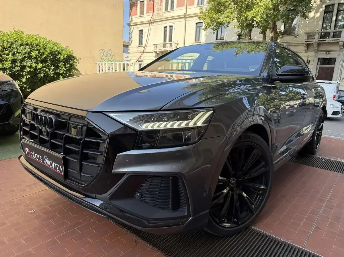 Usata Audi Q8 286 CV (210 kW) 2023 Grigio SUV