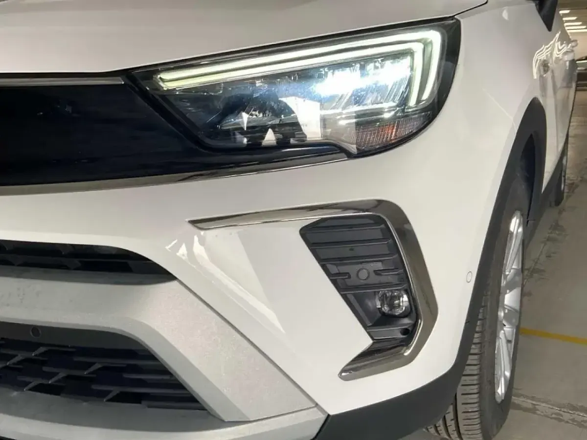 Usata Opel Crossland Elegance 110 CV (80 kW) 2022 Bianco SUV