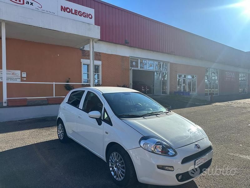 Bianco Usata 2015 Fiat Punto Street Due volumi | 3500 € (Ottimo prezzo) - Immagine 1/4