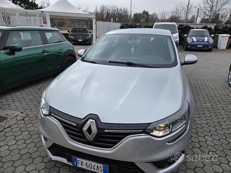 Usata Renault Mégane IV Zen 110 CV (80 kW) 2017 Grigio Berlina
