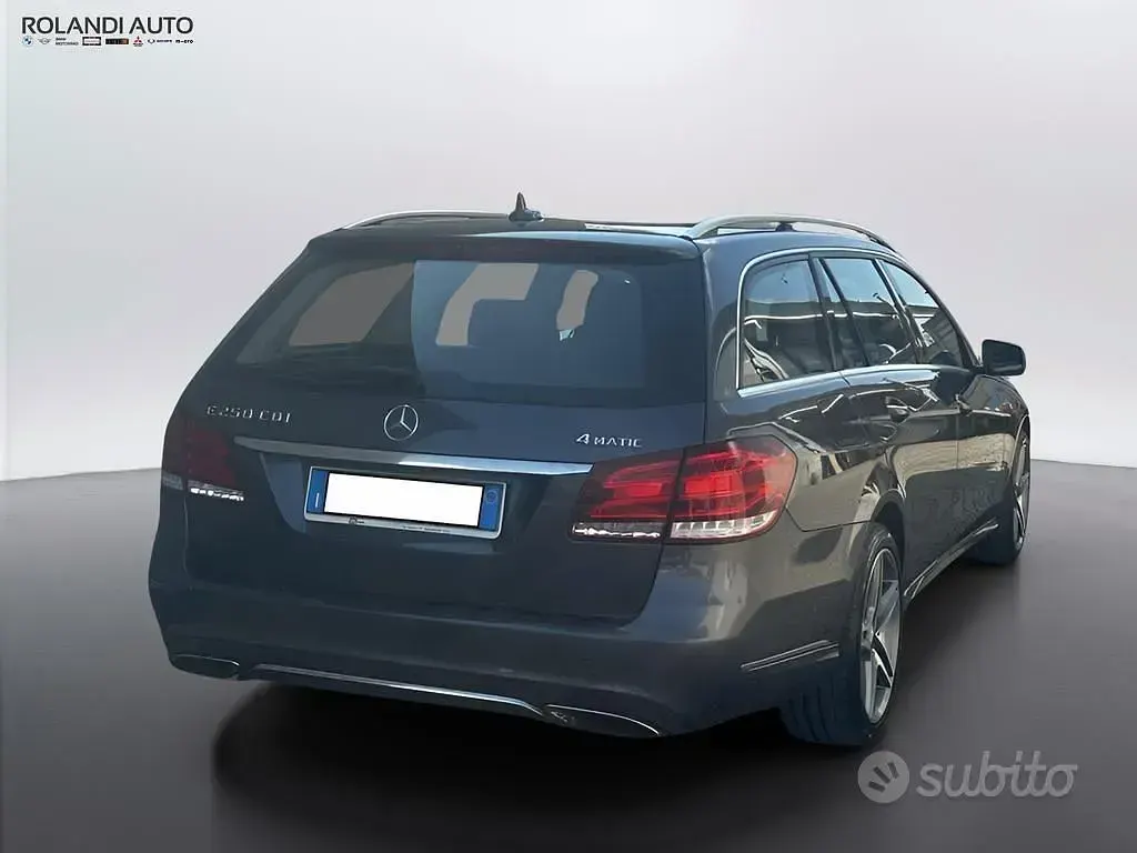 Usado Mercedes E200 Business 136 CV (100 kW) 2014 Gris Familiar