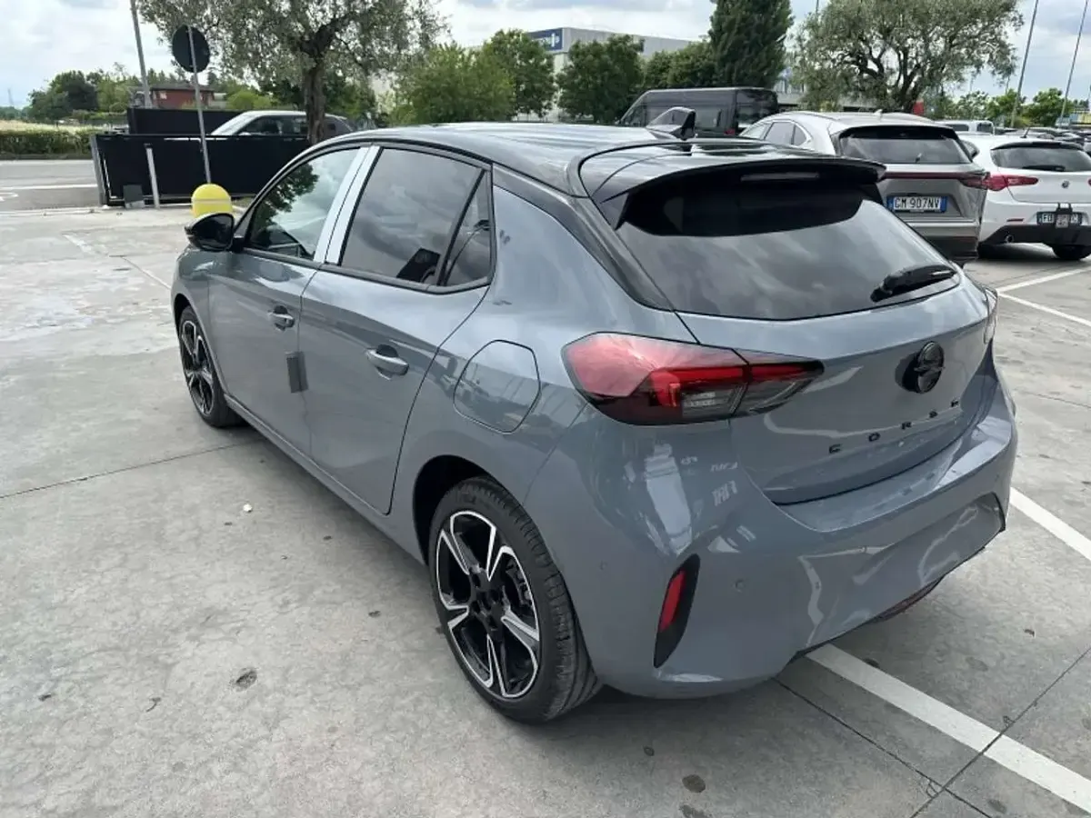 Nuova Opel Corsa 101 CV (74 kW) 2026 Grafik grey Utilitaria