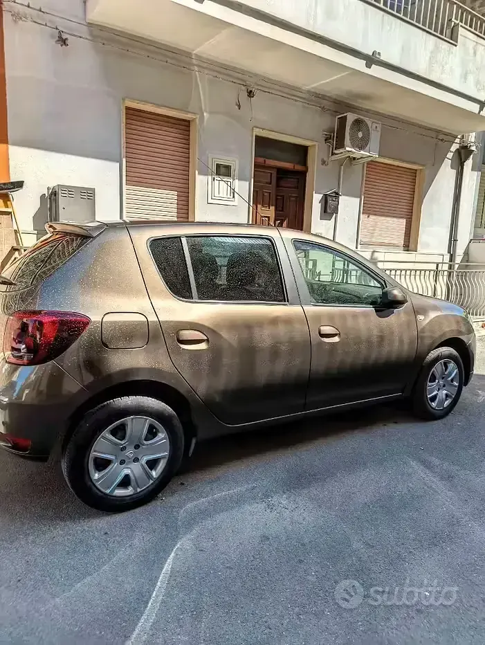 Usata Dacia Sandero 73 CV (53 kW) 2019 Marrone Berlina