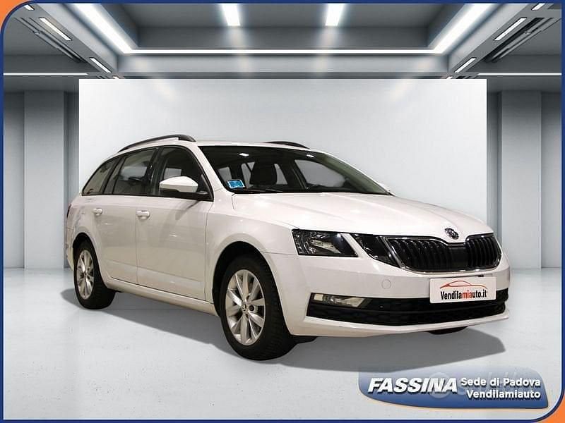 Usata Skoda Octavia Executive 110 CV (80 kW) 2017 Bianco Station wagon
