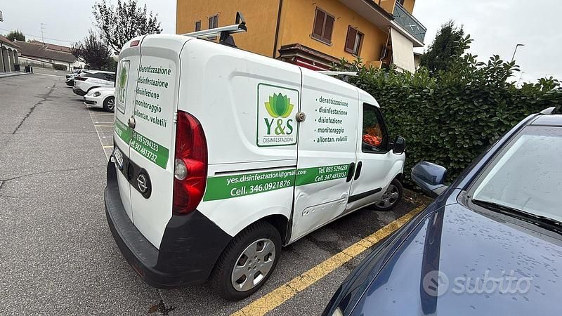 Usata Opel Combo 95 CV (69 kW) 2017 Monovolume