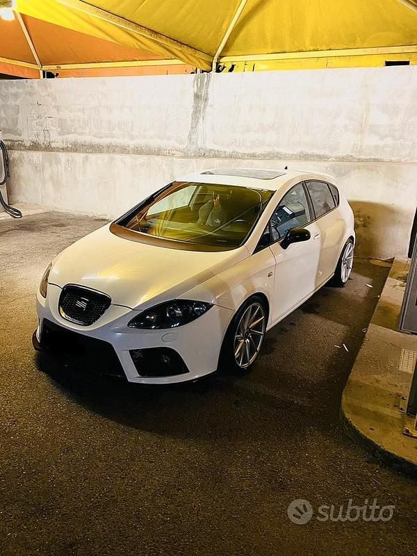 Bianco Usata 2009 Seat Leon FR Tre volumi | 6500 € (Molto cara) - Immagine 1/4
