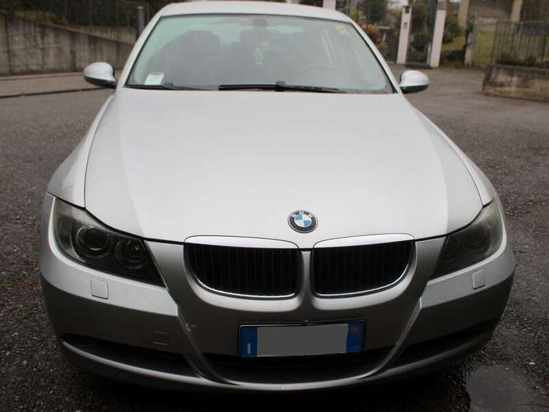 Usato 2005 BMW 325 2.5 Benzin 218 CV (9.000 €)