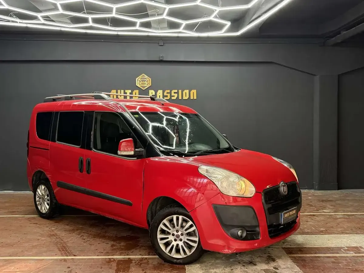 Usata Fiat Doblò Emotion 95 CV (69 kW) 2010 Other Monovolume