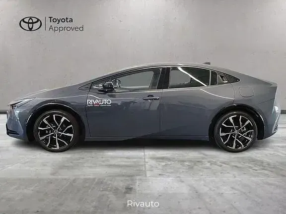 Usata Toyota Prius Lounge 223 CV (164 kW) 2024 Ash grey Utilitaria