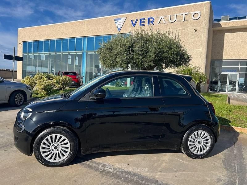 Nuova Fiat 500e La Prima 42 kW (58 CV) 2025 Nero Berlina