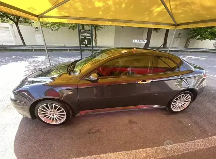 Usata Alfa Romeo GT 150 CV (110 kW) 2004 Grigio Coupé