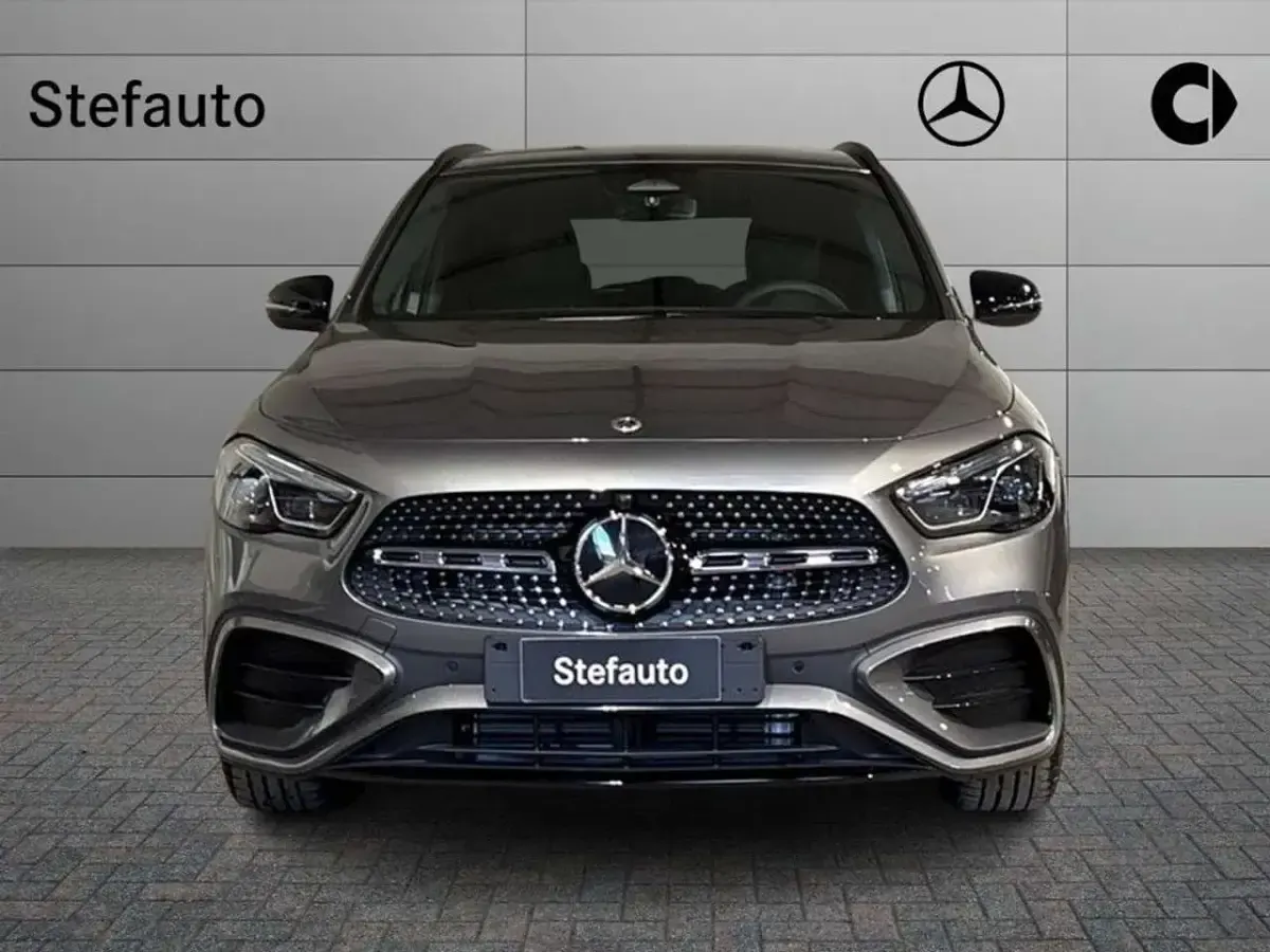 Nuova Mercedes GLA180 Advanced Plus 116 CV (85 kW) 2026 Grigio montagna SUV