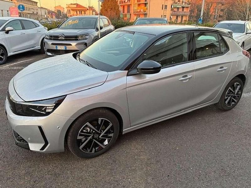 Usata Opel Corsa 101 CV (74 kW) 2025 Argento Berlina