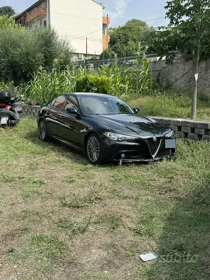 Usata Alfa Romeo Giulia 150 CV (110 kW) 2017 Nero Berlina