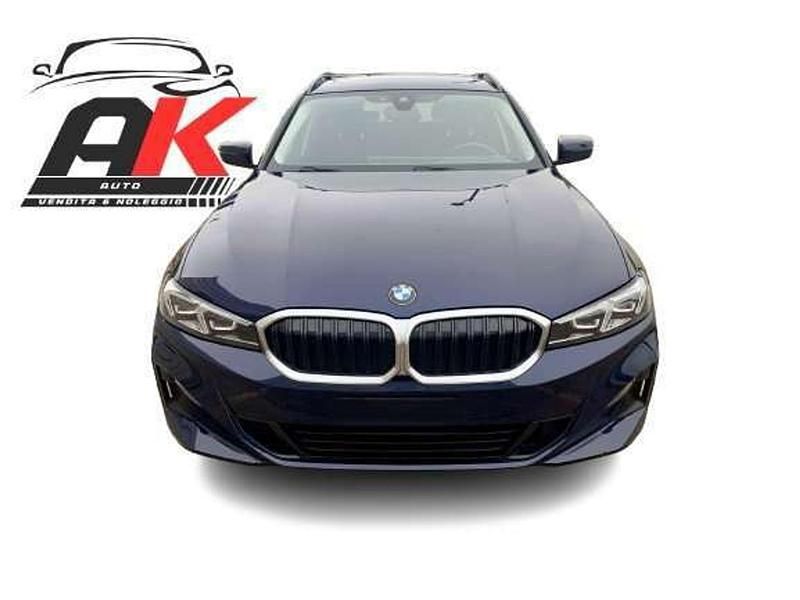 Usata BMW 318 Shadowline 150 CV (110 kW) 2022 L0c3z blu tanzanite ii met. Station wagon