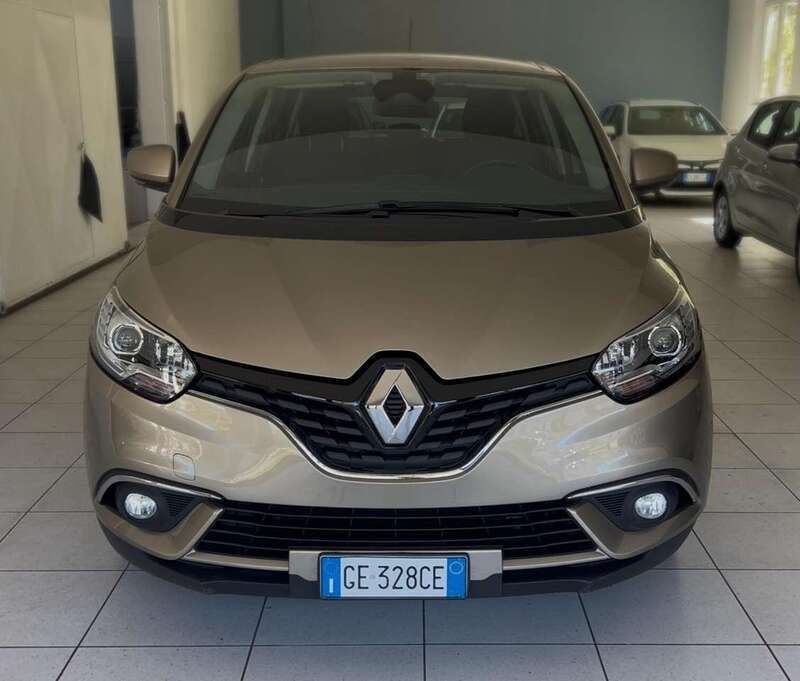 Usata Renault Grand Scénic IV 120 CV (88 kW) 2021 Oro Monovolume