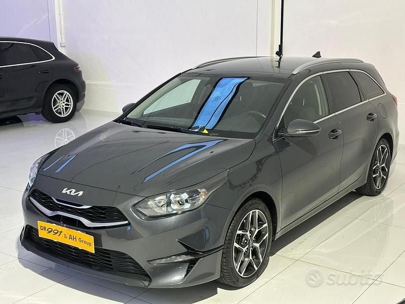 Usata Kia Ceed Sportswagon Style 100 CV (73 kW) 2022 Grigio Station wagon