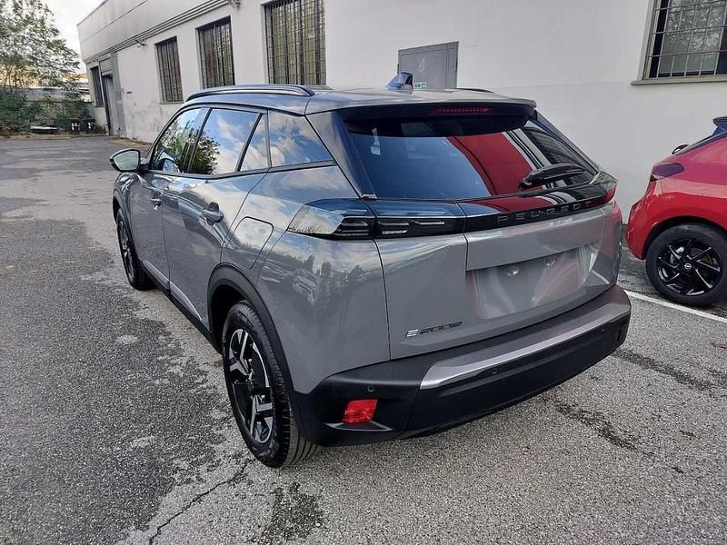 Usata Peugeot e-2008 Allure 56 kW (77 CV) 2024 Grigio SUV