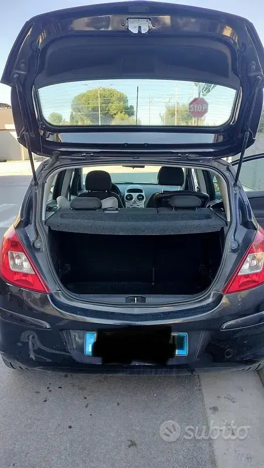 Usata Opel Corsa 80 CV (58 kW) 2009 Nero Utilitaria