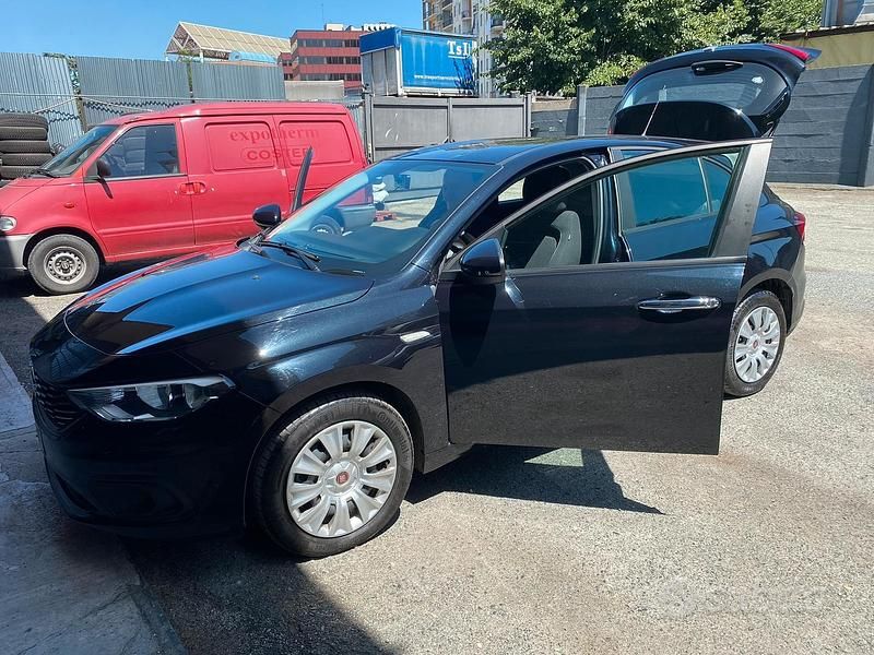 Usata Fiat Tipo 95 CV (69 kW) 2018 Nero Berlina
