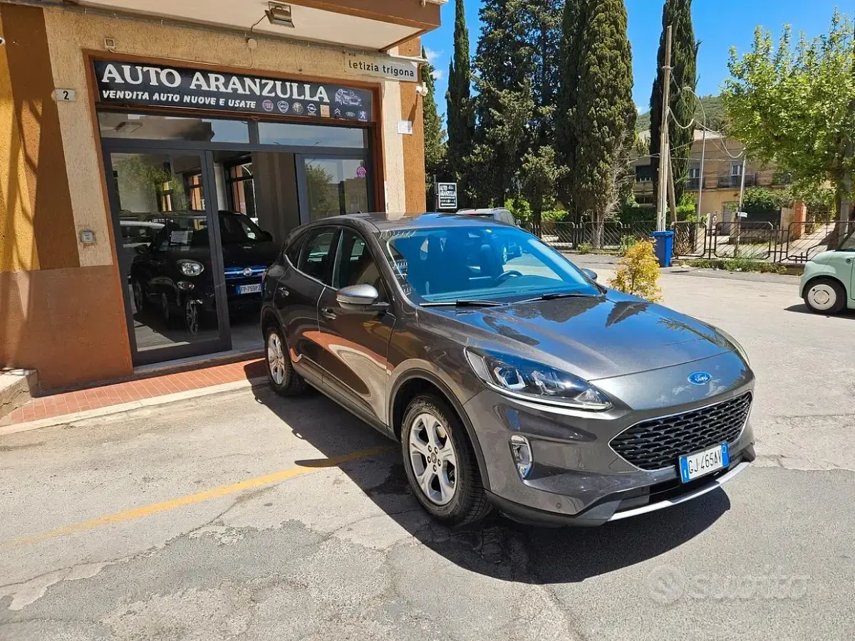 Usata Ford Kuga 120 CV (88 kW) 2022 Grigio SUV