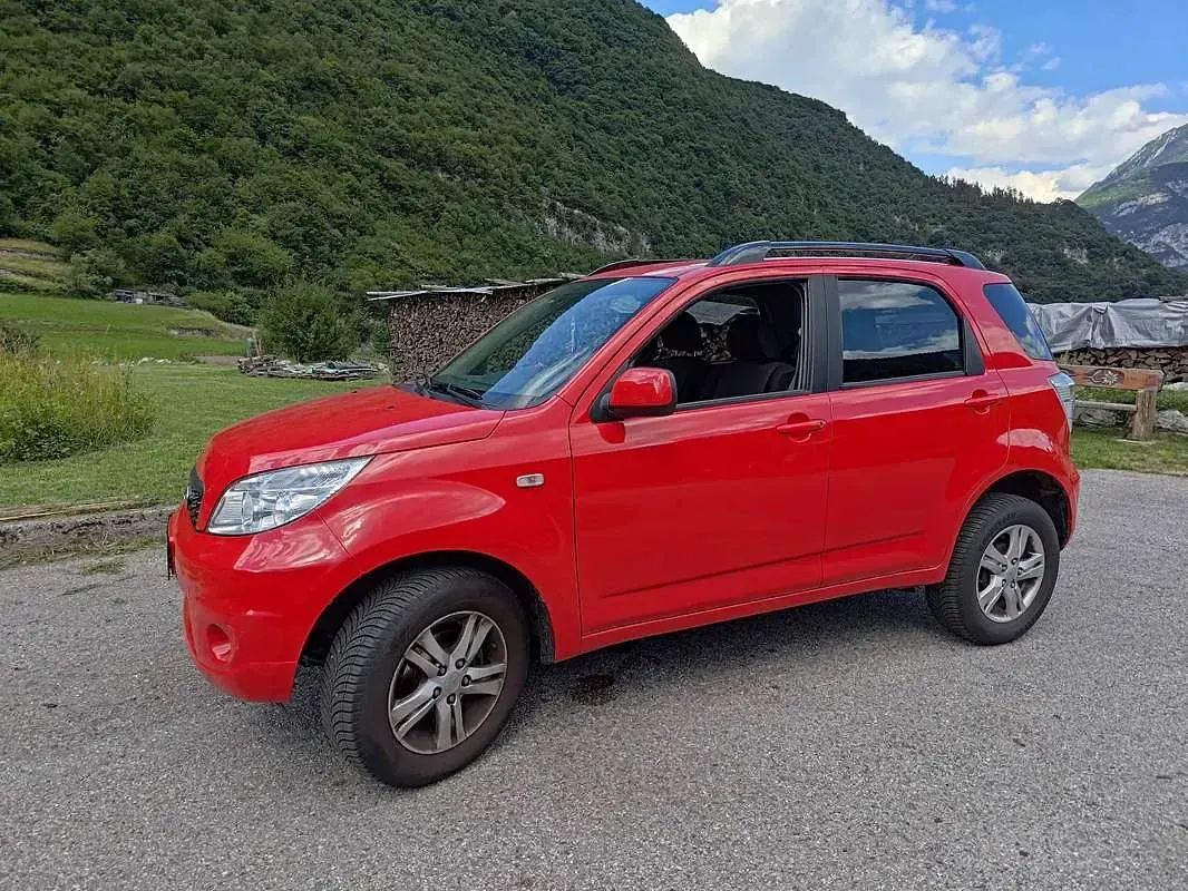 Usata Daihatsu Terios 102 CV (75 kW) 2011 Rosso SUV
