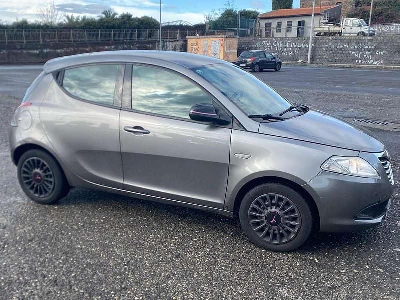 Usata Lancia Ypsilon S 95 CV (69 kW) 2013 Grigio Utilitaria
